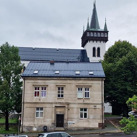 Apartman U Kostela Семили Екстериор снимка